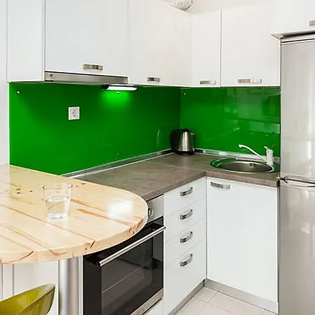 Frederic Apartment *